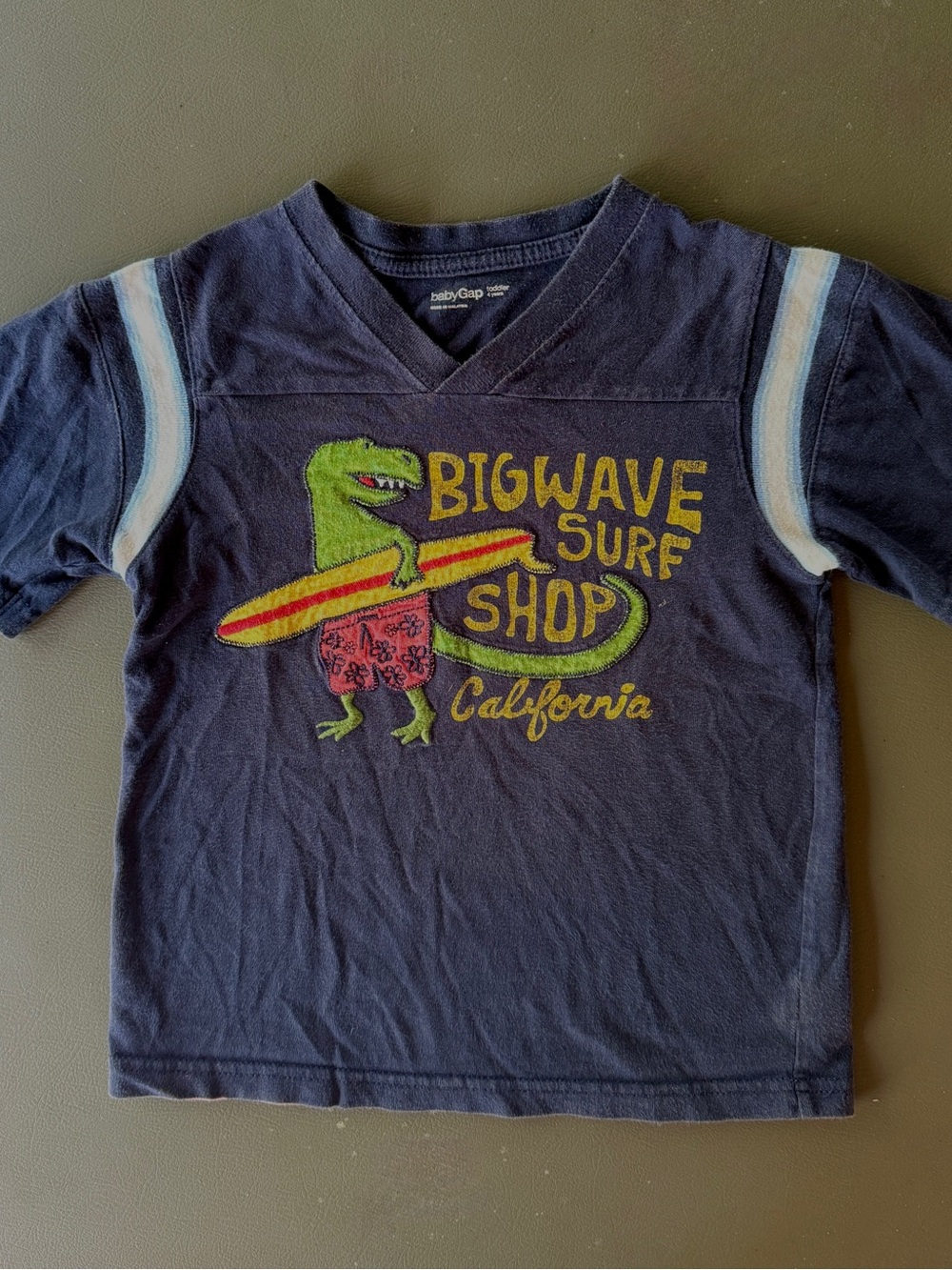 Baby Gap Toddler Boy 4T Navy Blue Dinosaur Football Graphic Tee Surf T-Rex - Picture 4 of 4